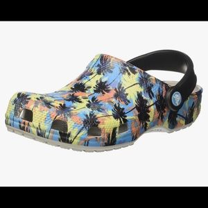 NWOT NEVER WORN Crocs Tropical Palm Tree print Crocs